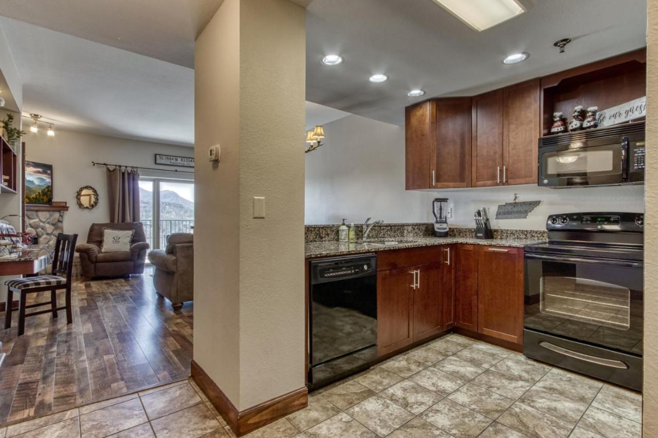 Gorgeous 2Bd 2Bth Condo With Mountain Views Pool Hot Tub Game Room Close To Parkway Pigeon Forge Dış mekan fotoğraf