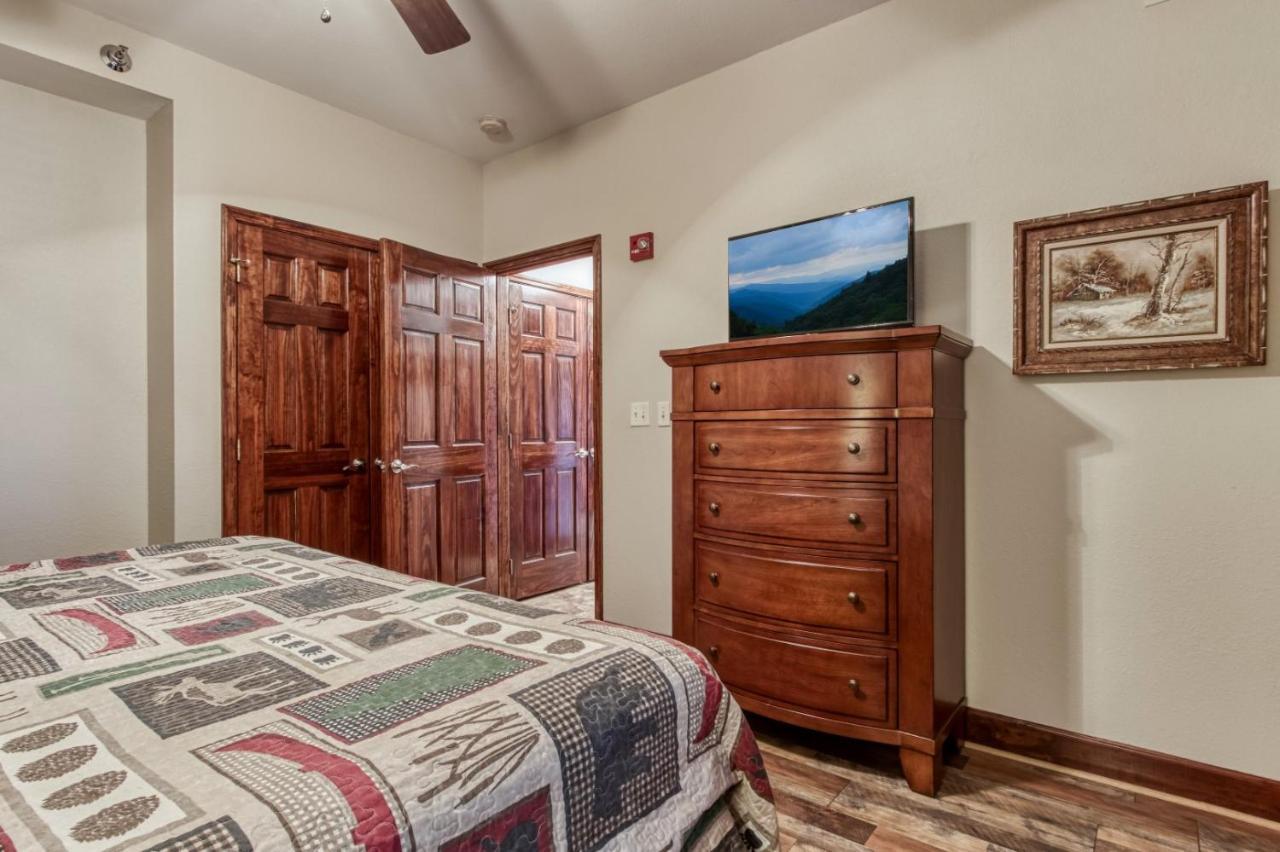 Gorgeous 2Bd 2Bth Condo With Mountain Views Pool Hot Tub Game Room Close To Parkway Pigeon Forge Dış mekan fotoğraf